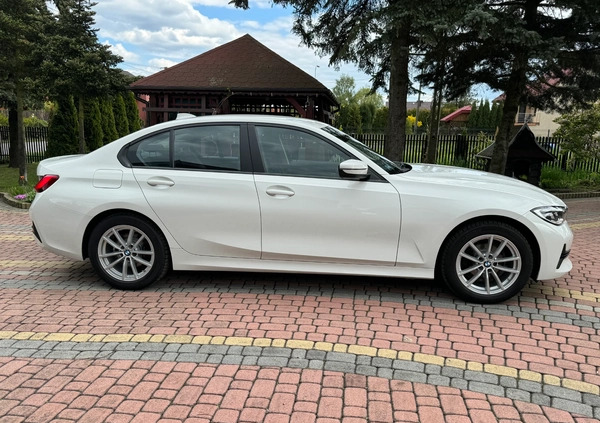 BMW Seria 3 cena 124500 przebieg: 49000, rok produkcji 2020 z Kamieńsk małe 232